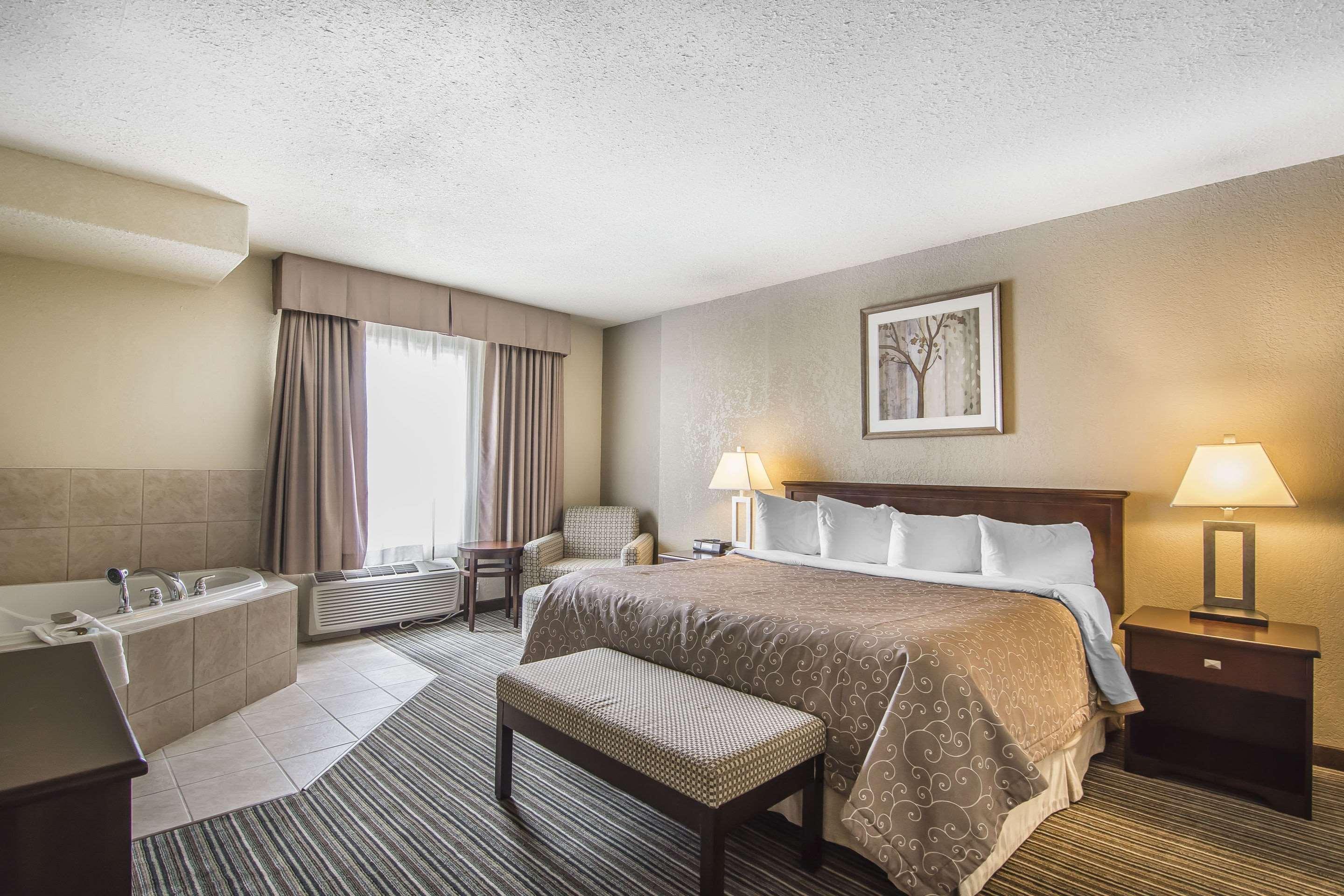 Quality Inn & Suites Yorkton Kültér fotó