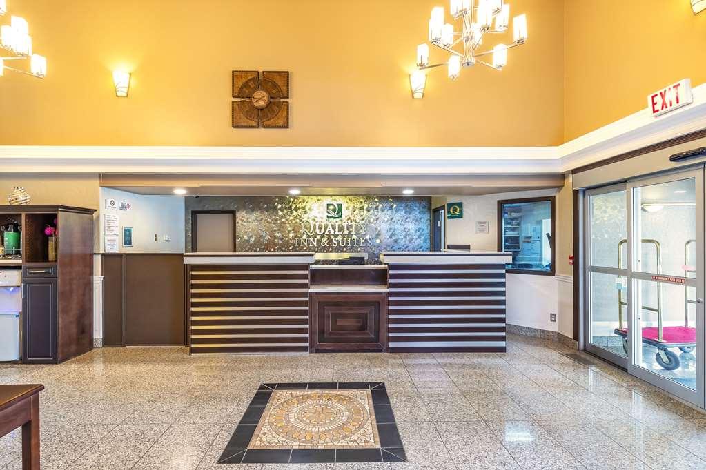 Quality Inn & Suites Yorkton Beltér fotó